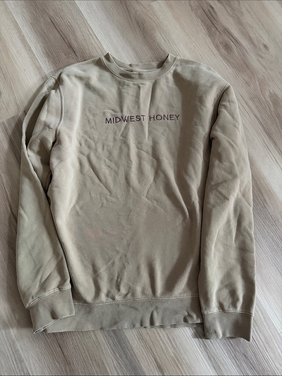 alice and wonder Tops - Classic Crewneck Sweatshirt - Tan